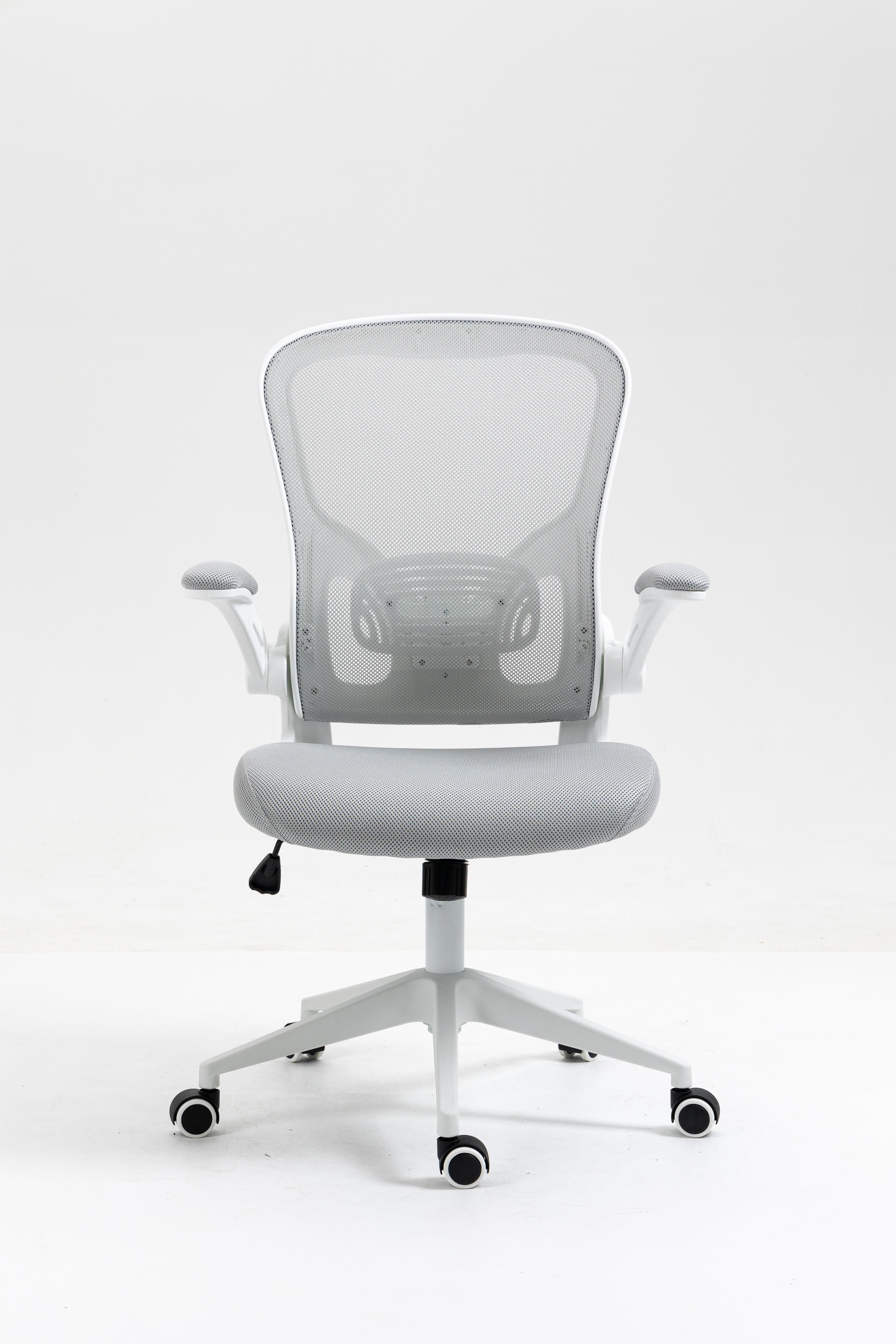 Silla SIT Ejecutiva, respaldar medio, superficie de nylon, reposabrazos ajustables. Color Negro. Peso: 200Lbs.