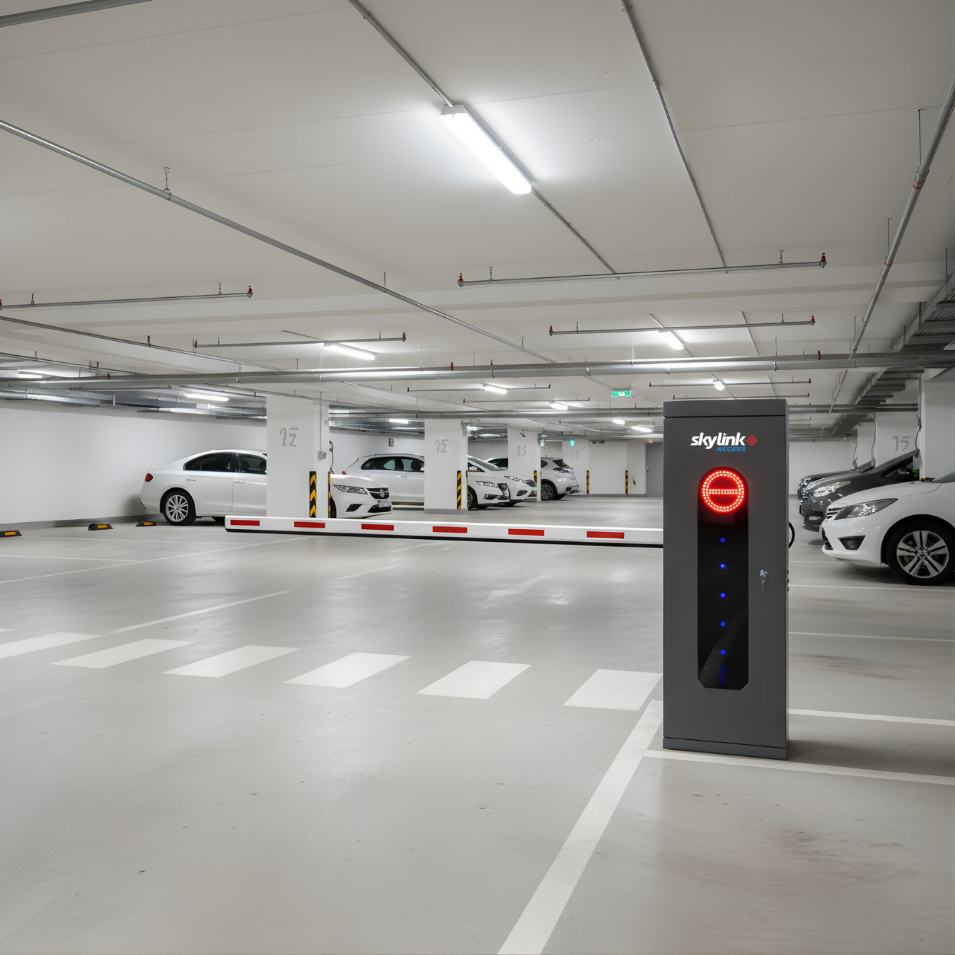 Barrera vehicular Skylink Lock, brazo de 4.5 mts, motor 180W 1-6s apertura, control 30mts / SK-BP5000/4.5