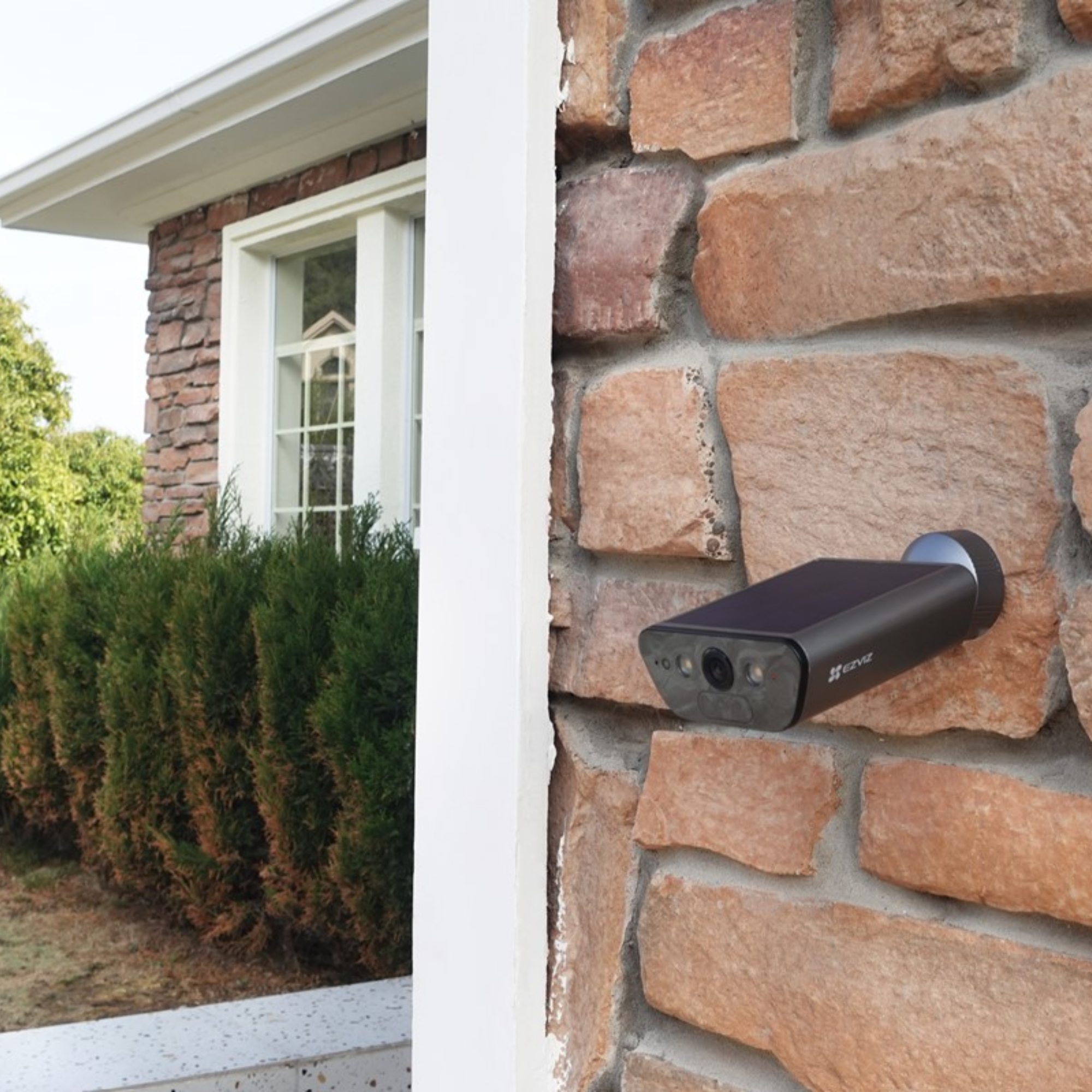 Cámara EZVIZ Wifi, 8MP 4K, exterior, energía solar con batería, 10,400 mAh, Visión nocturna. 15 mts IR.